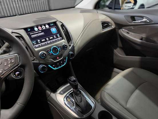 CHEVROLET-CRUZE-2018