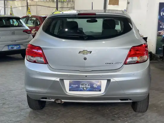 CHEVROLET-ONIX-2016