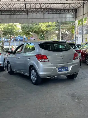 CHEVROLET-ONIX-2016