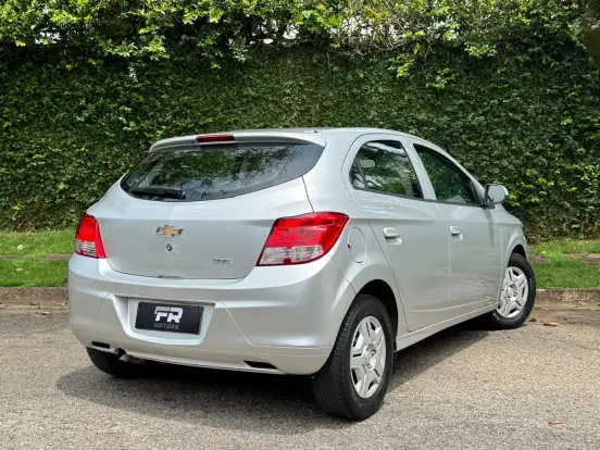 CHEVROLET-ONIX-2017