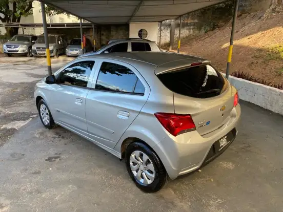 CHEVROLET-ONIX-2017