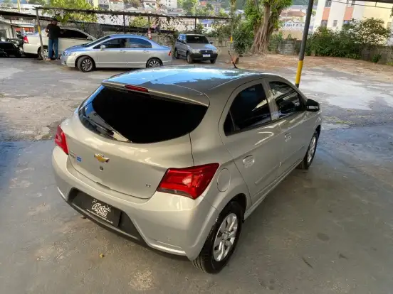 CHEVROLET-ONIX-2017