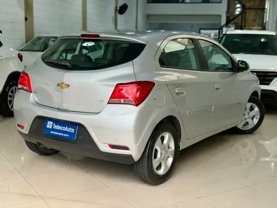 CHEVROLET-ONIX-2018
