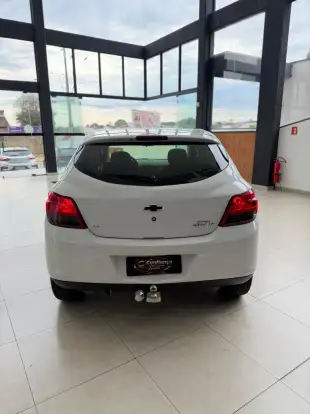 CHEVROLET-ONIX-2015