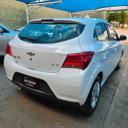 CHEVROLET-ONIX-1.4 MPFI LT 8V FLEX 4P MANUAL CHEVROLET-ONIX-2017
