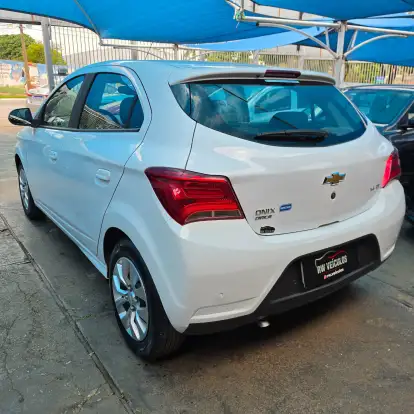 CHEVROLET-ONIX-1.4 MPFI LT 8V FLEX 4P MANUAL CHEVROLET-ONIX-2017