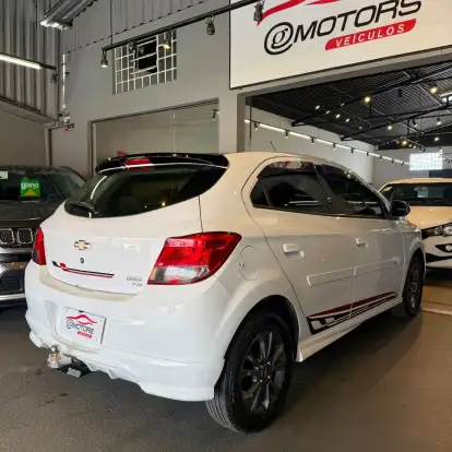 CHEVROLET-ONIX-2016