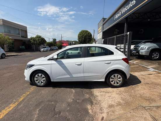 CHEVROLET-ONIX-2018