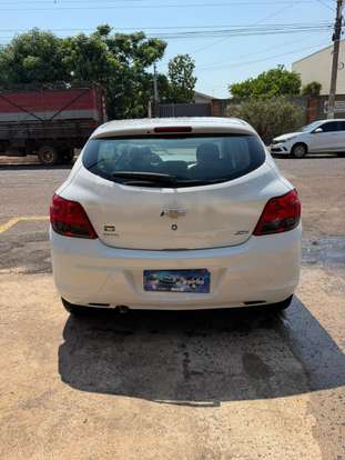 CHEVROLET-ONIX-2018