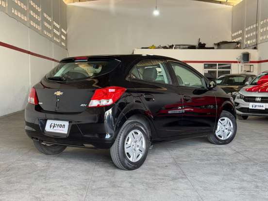 CHEVROLET-ONIX-2017