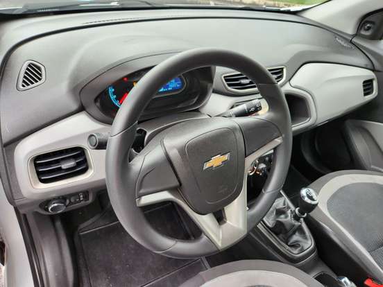 CHEVROLET-ONIX-2015
