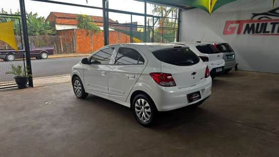 CHEVROLET-ONIX-2012