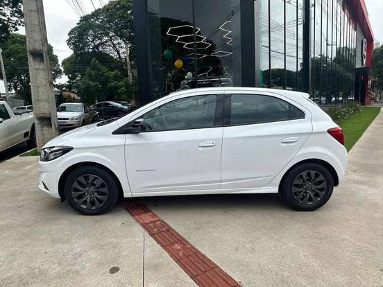 CHEVROLET-ONIX-2018