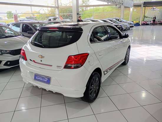 CHEVROLET-ONIX-2015