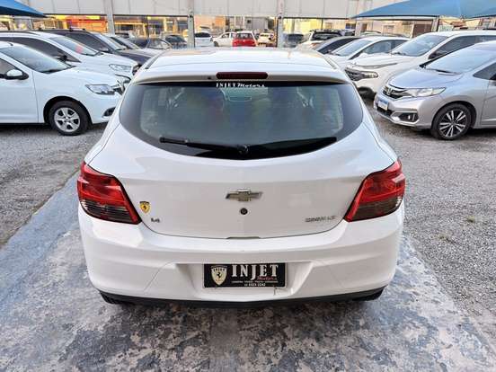 CHEVROLET-ONIX-2015