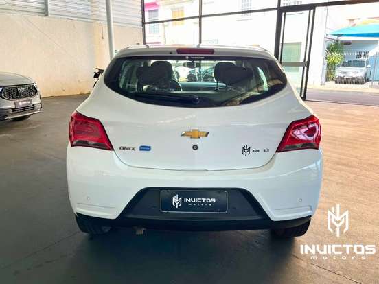 CHEVROLET-ONIX-1.4 MPFI LT 8V FLEX 4P MANUAL CHEVROLET-ONIX-2017