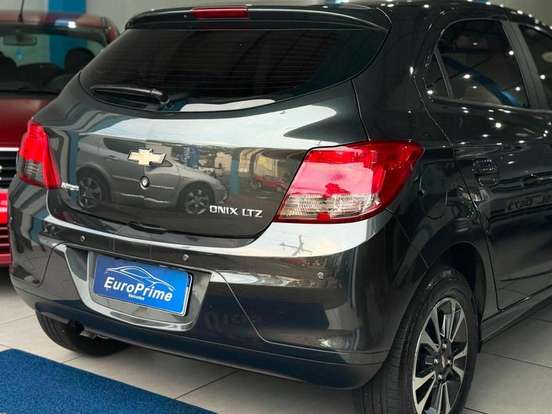 CHEVROLET-ONIX-2016