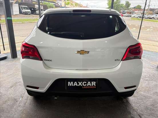 CHEVROLET-ONIX-2018