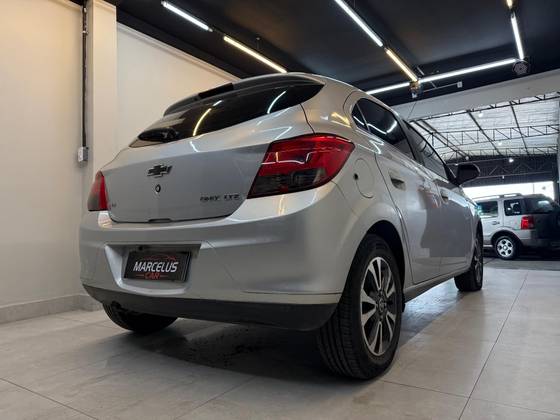 CHEVROLET ONIX 1.4 MPFI LTZ 8V FLEX 4P AUTOMÁTICO