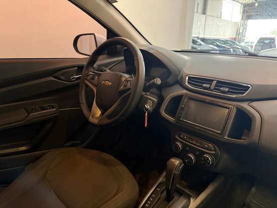 CHEVROLET-ONIX-2015