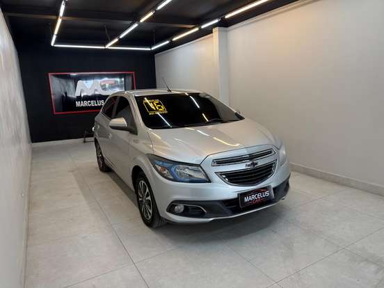 CHEVROLET-ONIX-2015