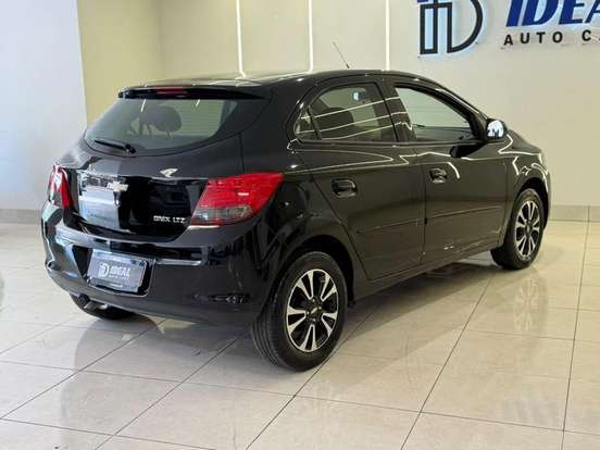 CHEVROLET-ONIX-1.4 MPFI LTZ 8V FLEX 4P AUTOMÁTICO CHEVROLET-ONIX-2014