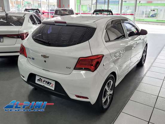 CHEVROLET-ONIX-1.4 MPFI LTZ 8V FLEX 4P AUTOMÁTICO CHEVROLET-ONIX-2017