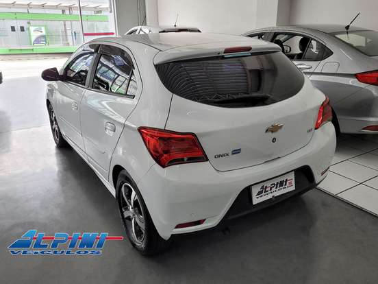 CHEVROLET-ONIX-1.4 MPFI LTZ 8V FLEX 4P AUTOMÁTICO CHEVROLET-ONIX-2017