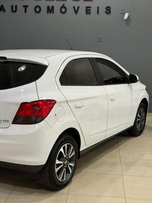 CHEVROLET-ONIX-2014