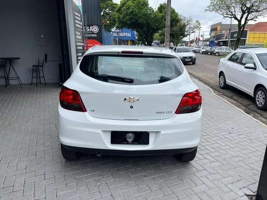 CHEVROLET-ONIX-2015