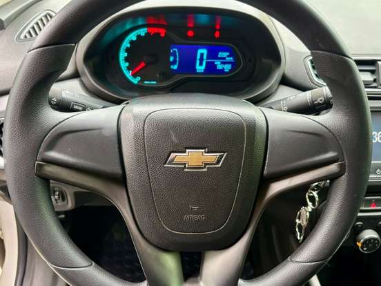 CHEVROLET-ONIX-2015