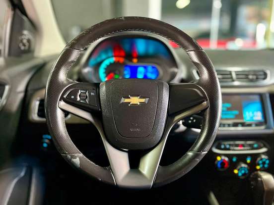 CHEVROLET-PRISMA-2013