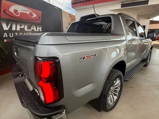 CHEVROLET-S10-2.8 16V TURBO DIESEL HIGH COUNTRY CD 4X4 AUTOMÁTICO CHEVROLET-S10-2025
