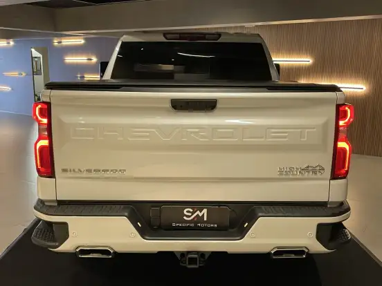 CHEVROLET-SILVERADO-5.3 V8 GASOLINA 1500 HIGH COUNTRY 4X4 AUTOMÁTICO CHEVROLET-SILVERADO-2024