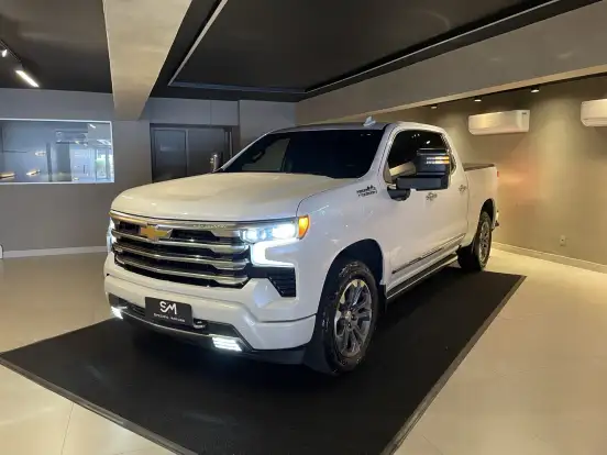 CHEVROLET-SILVERADO-5.3 V8 GASOLINA 1500 HIGH COUNTRY 4X4 AUTOMÁTICO CHEVROLET-SILVERADO-2024