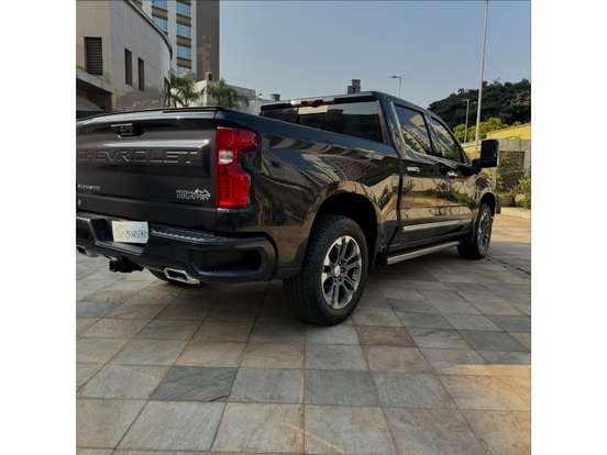 CHEVROLET-SILVERADO-5.3 V8 GASOLINA 1500 HIGH COUNTRY 4X4 AUTOMÁTICO CHEVROLET-SILVERADO-2023