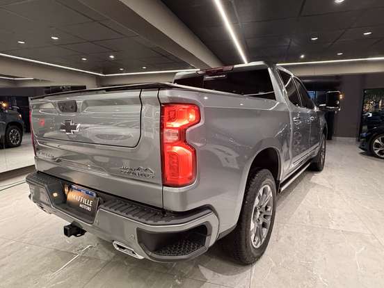 CHEVROLET-SILVERADO-5.3 V8 GASOLINA 1500 HIGH COUNTRY 4X4 AUTOMÁTICO CHEVROLET-SILVERADO-2024