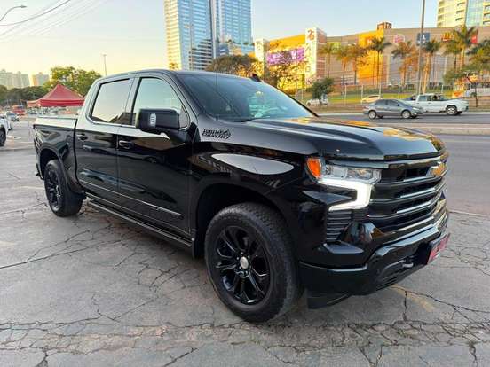 CHEVROLET-SILVERADO-5.3 V8 GASOLINA 1500 HIGH COUNTRY 4X4 AUTOMÁTICO CHEVROLET-SILVERADO-2025