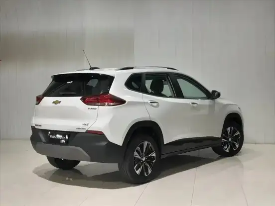 CHEVROLET-TRACKER-2023