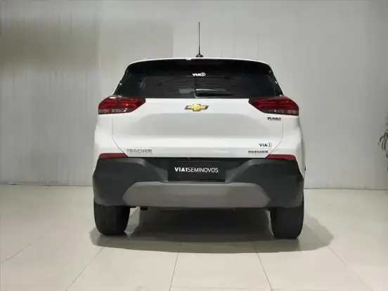 CHEVROLET-TRACKER-2023