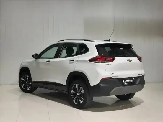 CHEVROLET-TRACKER-2023