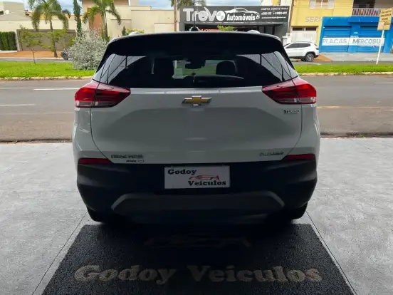 CHEVROLET-TRACKER-2023