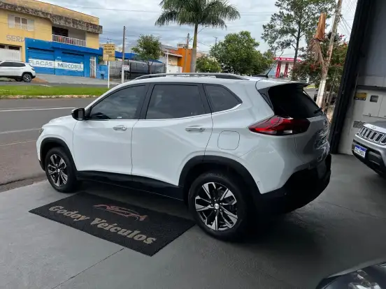 CHEVROLET-TRACKER-2023