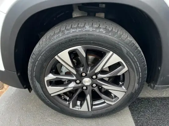 CHEVROLET-TRACKER-2023