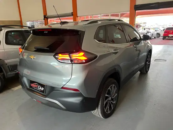 CHEVROLET-TRACKER-2025
