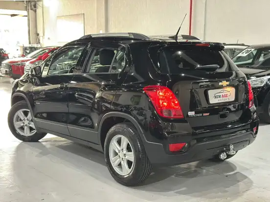 CHEVROLET-TRACKER-2017