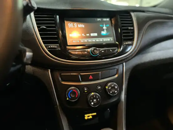 CHEVROLET-TRACKER-2017