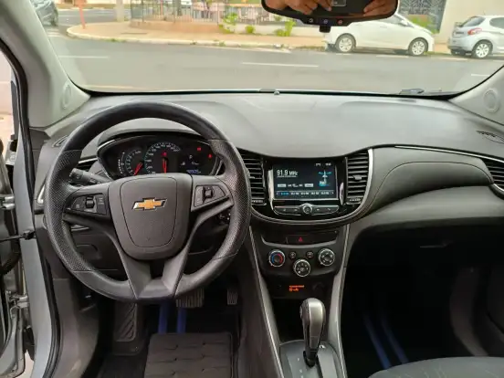 CHEVROLET-TRACKER-2018