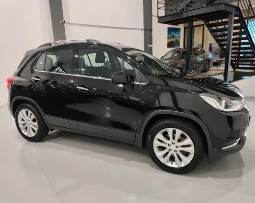 CHEVROLET-TRACKER-2017