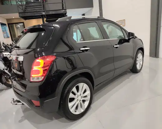 CHEVROLET-TRACKER-2017
